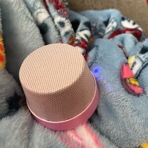Speaker pink cylinder small lightweight loud